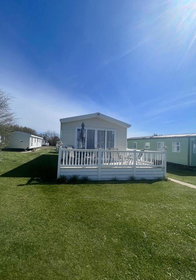 6 Berth Comfy Homely Caravan, Dog Friendly Belton with Browston Exterior photo