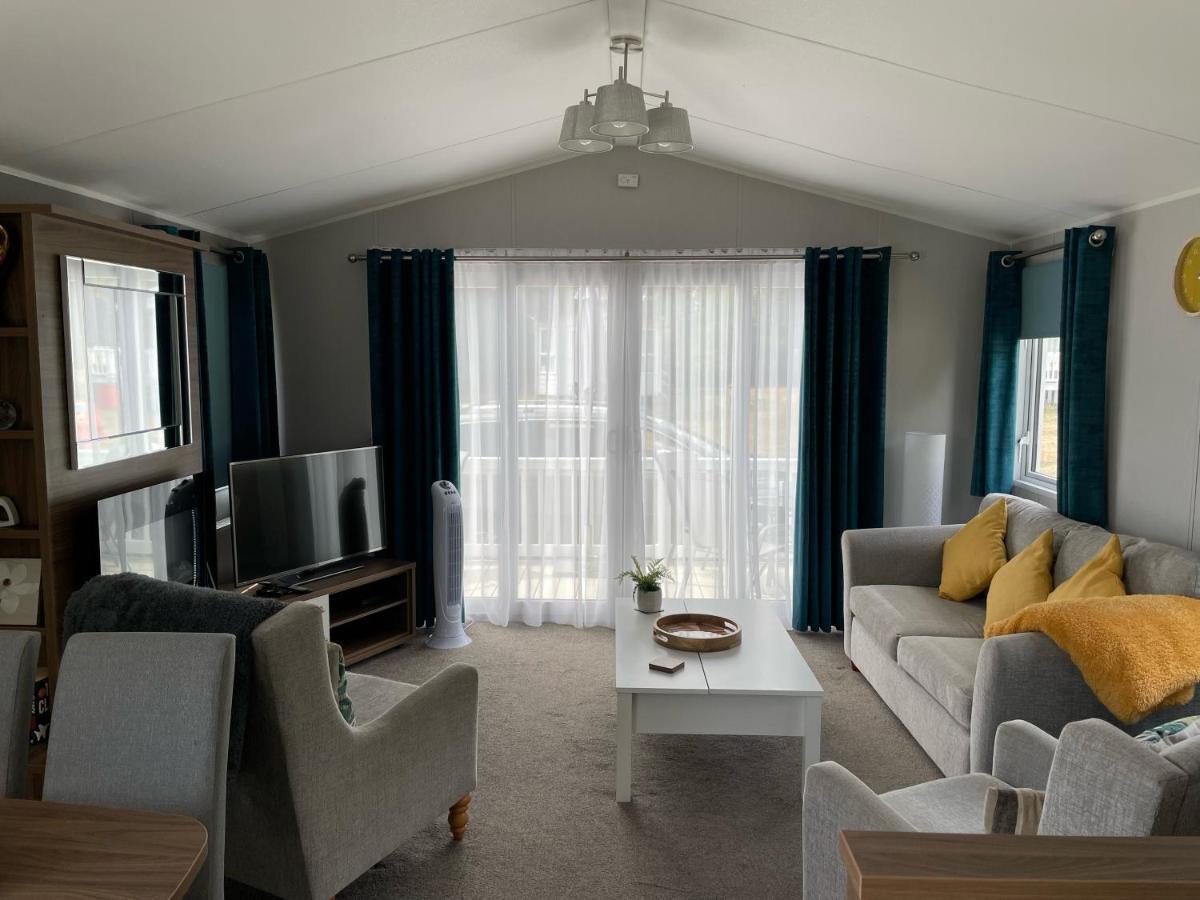 6 Berth Comfy Homely Caravan, Dog Friendly Belton with Browston Exterior photo